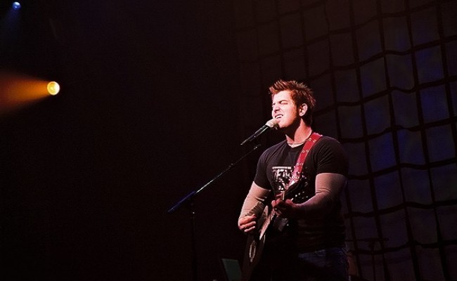 Jeremy Camp Performs Undone 2005