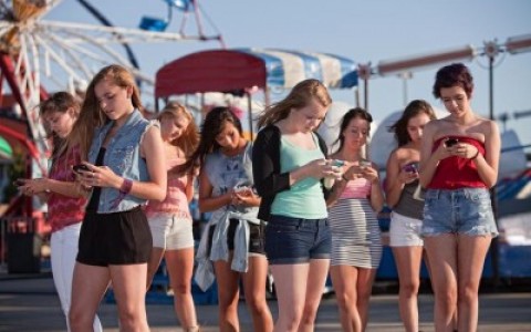 greater than Solomon, Solomon and Queen of Sheba, teens and smartphones, smartphone takeover, worship and your iphone, idolatry