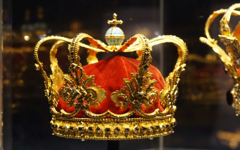 Gold crown for the king of kings
