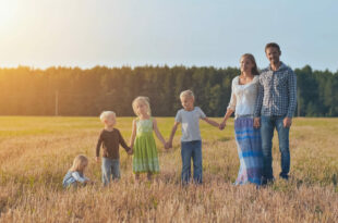 Family together. Learning to make decisions together.
