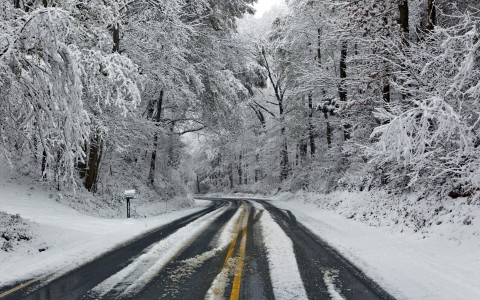 Frozen Christmas, snowy roads